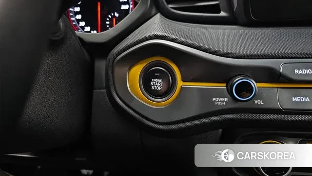 Hyundai Veloster (JS) id 2922931 из Кореи 10