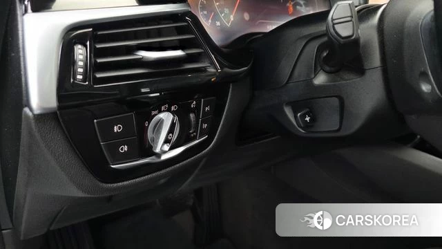 BMW 5 Series (G30) id 4390175 из Кореи 10