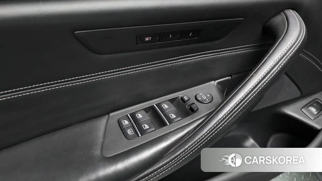 BMW 5 Series (G30) id 4447352 из Кореи 10