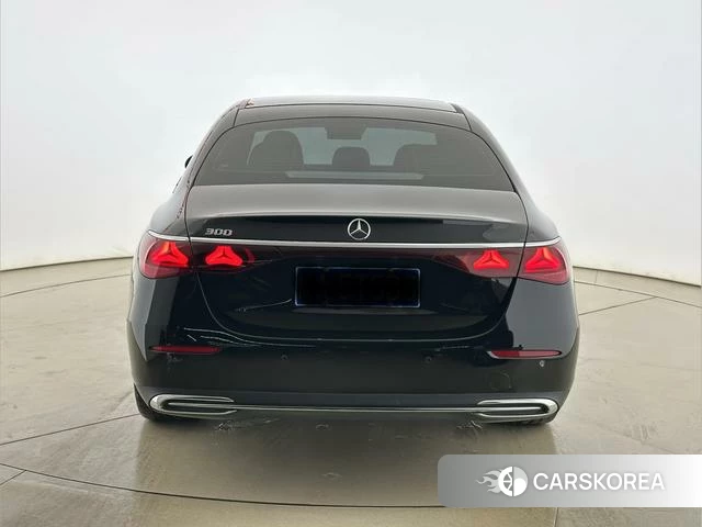 Mercedes-Benz E-class id 4260001 из Китая 10