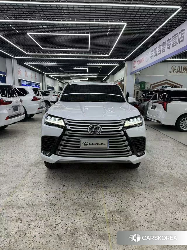 Lexus LX id 4258817 из Китая 10