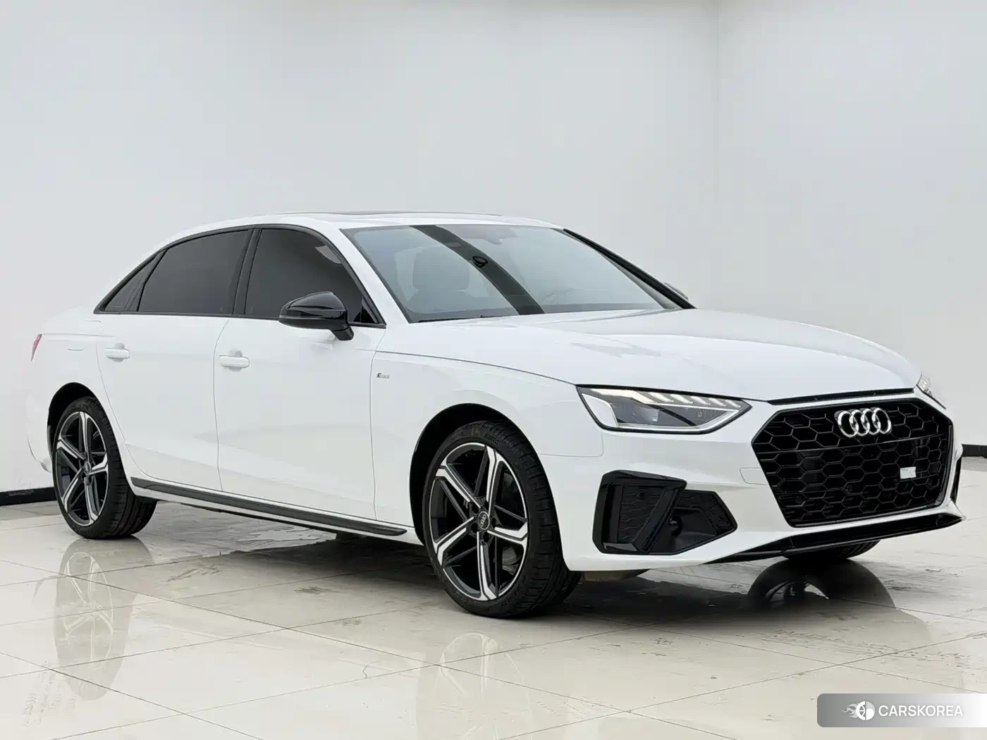 Audi A4L id 4681132 из Китая 10