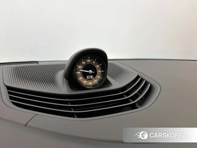 Porsche Taycan id 3914674 из Кореи 10