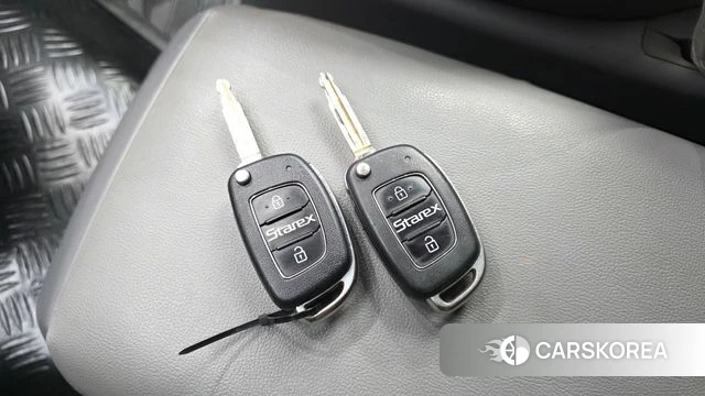 Hyundai The New Grand Starex id 4447554 из Кореи 10