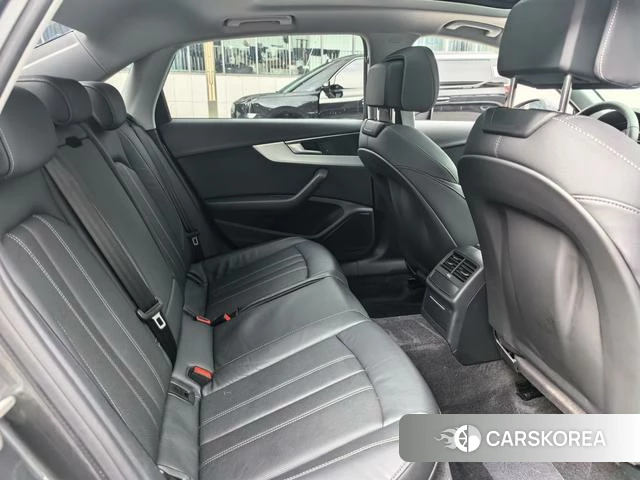 Audi A4L id 4290102 из Китая 10