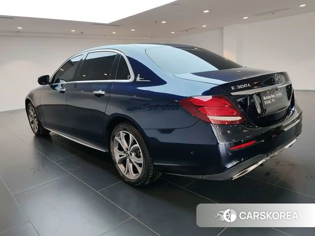 Mercedes-Benz E-class id 4209412 из Китая 10