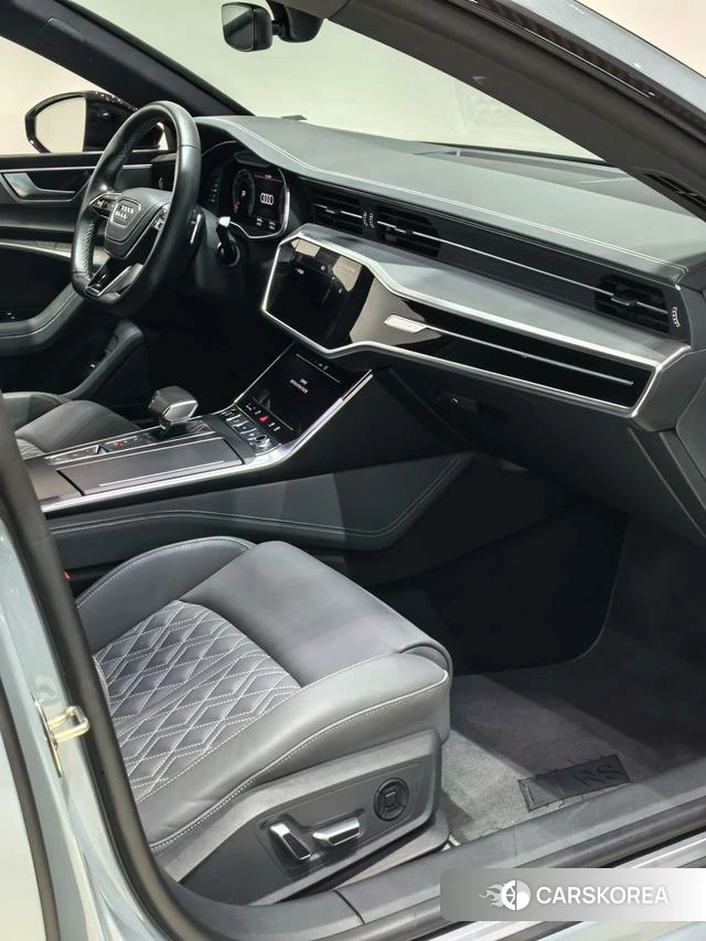 Audi A7L id 3920588 из Китая 10