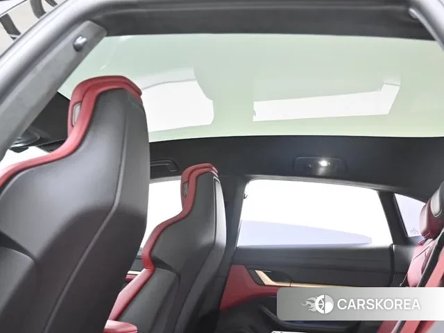 Porsche Taycan id 2925358 из Кореи 10