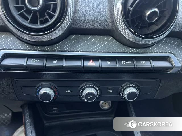 Audi Q2L id 4298341 из Китая 10
