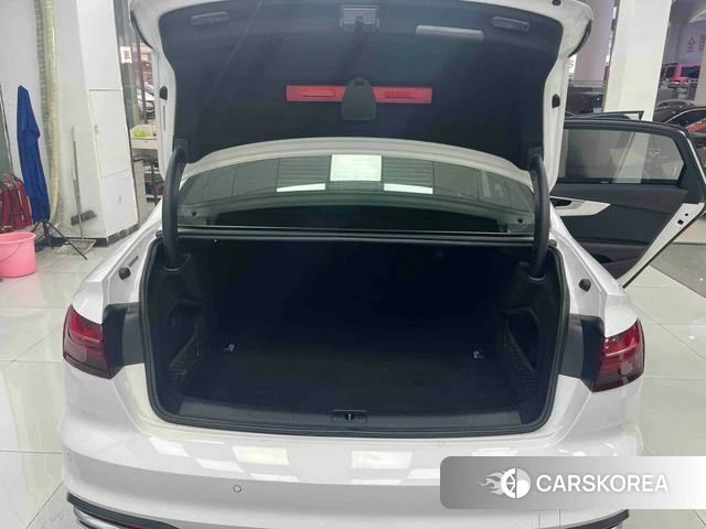 Audi A4L id 4301561 из Китая 10