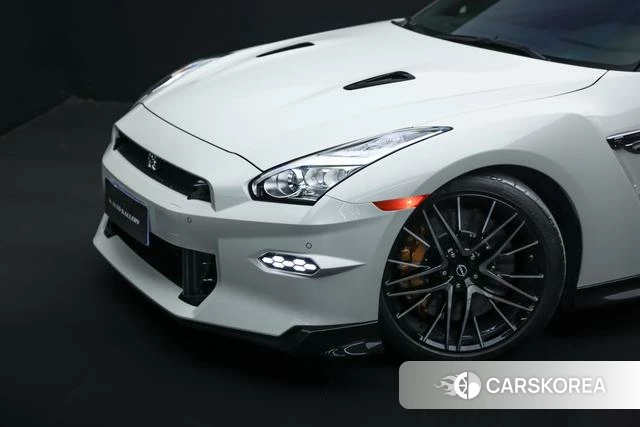 Nissan GT-R id 4333928 из Китая 10