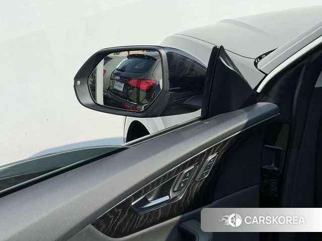 Audi Q8 id 4261377 из Китая 10