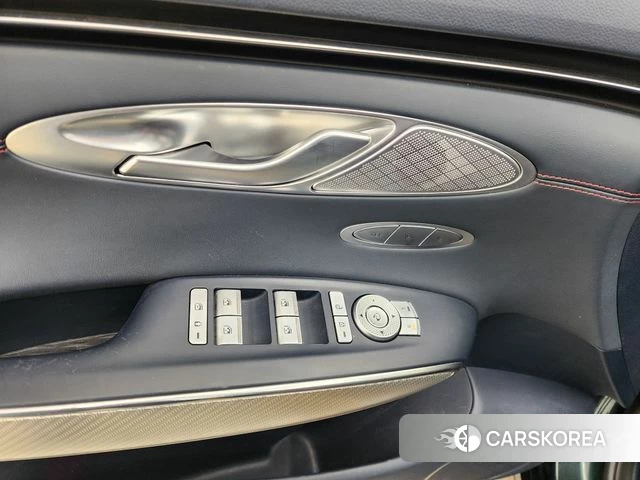 Genesis GV70 id 4716942 из Кореи 10