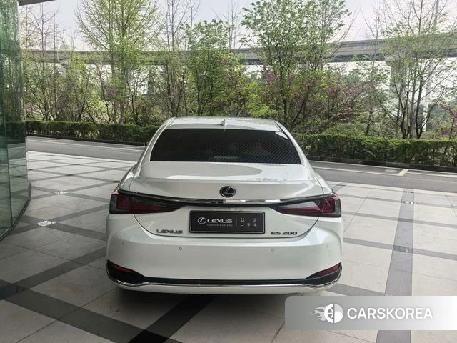 Lexus ES id 4367388 из Китая 10