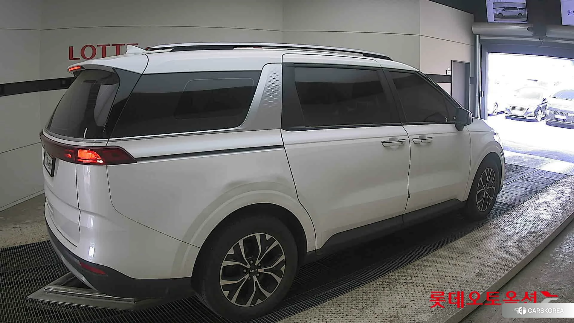 Kia Carnival id 4289542 из Кореи 10