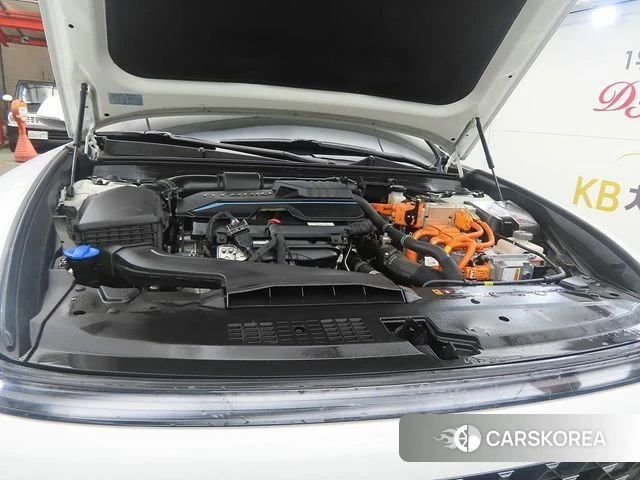 Hyundai Grandeur Hybrid (GN7) id 4608432 из Кореи 10