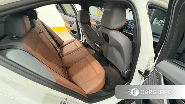 BMW 5 Series (G60) id 4333963 из Кореи 10