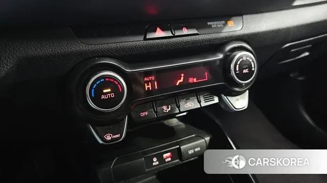 Kia Stonic id 3741626 из Кореи 10