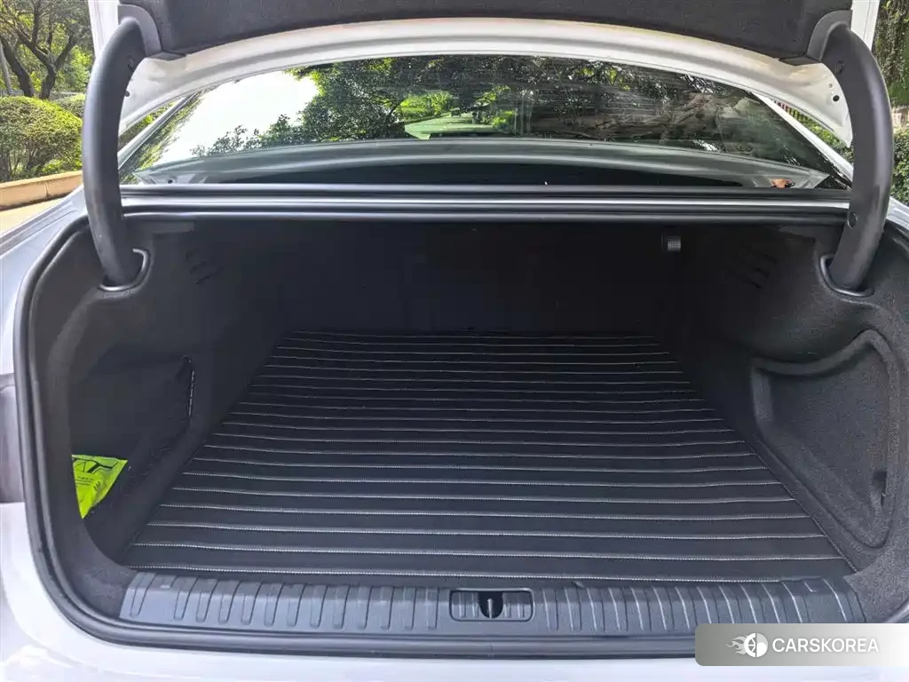 Audi A7L id 4570354 из Китая 10