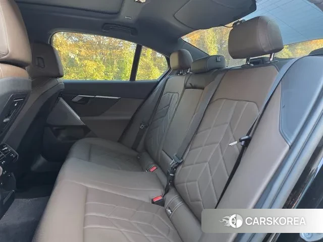 BMW 5 Series (G60) id 3382882 из Кореи 10