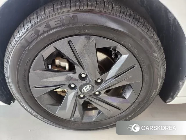 Hyundai Avante Hybrid (CN7) id 3752524 из Кореи 10