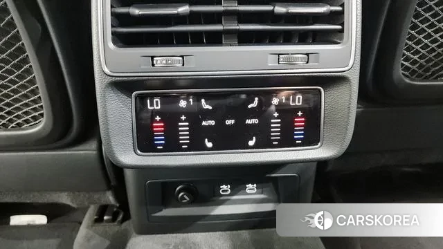 Audi RSQ8 (4M) id 3022989 из Кореи 10