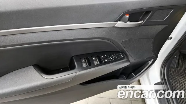 Hyundai Avante AD id 2680211 из Кореи 10