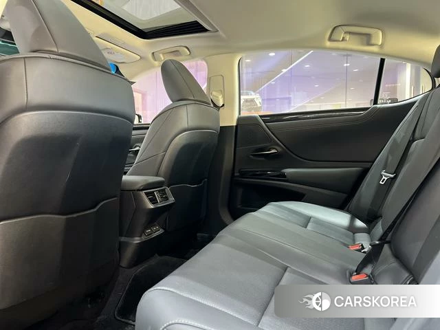 Lexus ES id 4254622 из Китая 10