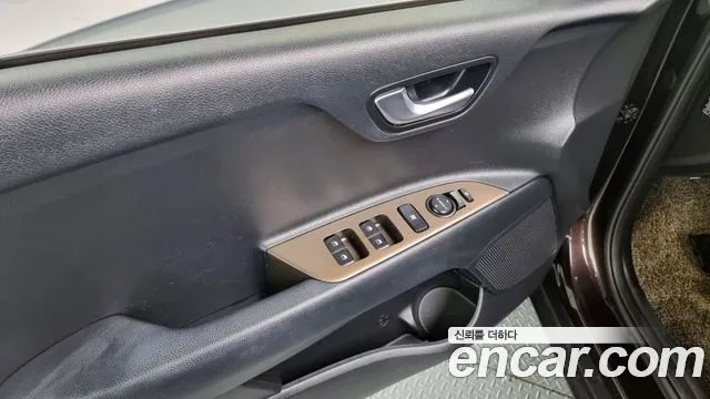 Kia Stonic id 2928487 из Кореи 10