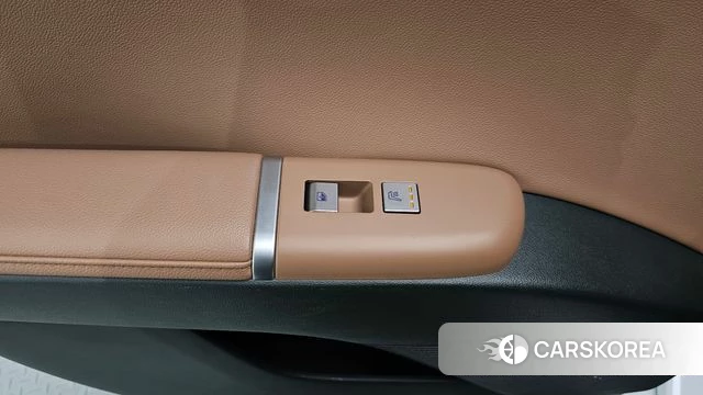 Hyundai Grandeur (GN7) id 4630856 из Кореи 10