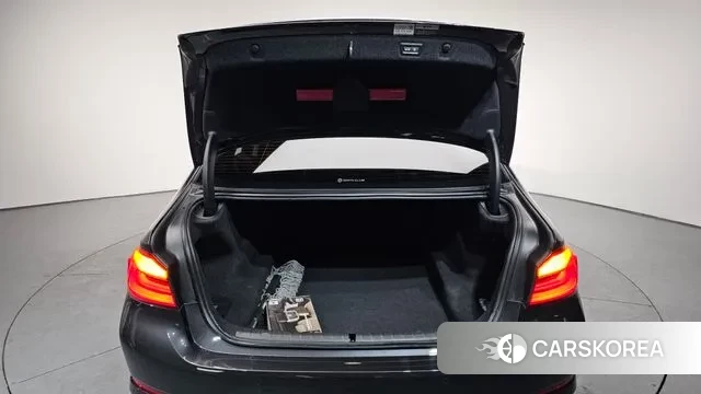 BMW 5 Series (G30) id 3646805 из Кореи 10