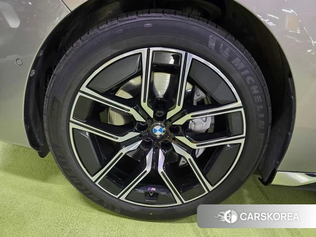 BMW 7 Series (G70) id 3922086 из Кореи 10