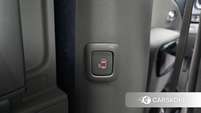 Kia The New Carnival id 4304617 из Кореи 10