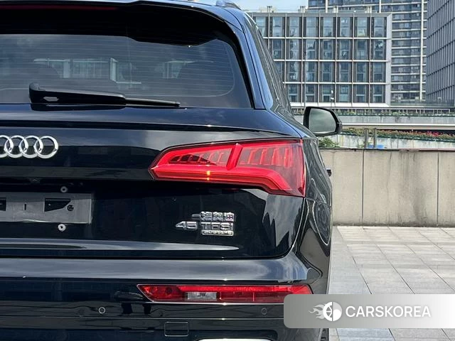 Audi Q5L id 4290546 из Китая 10