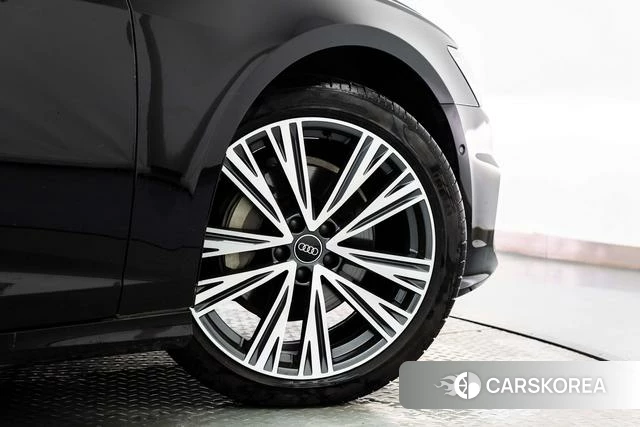 Audi A6L id 4278888 из Китая 10