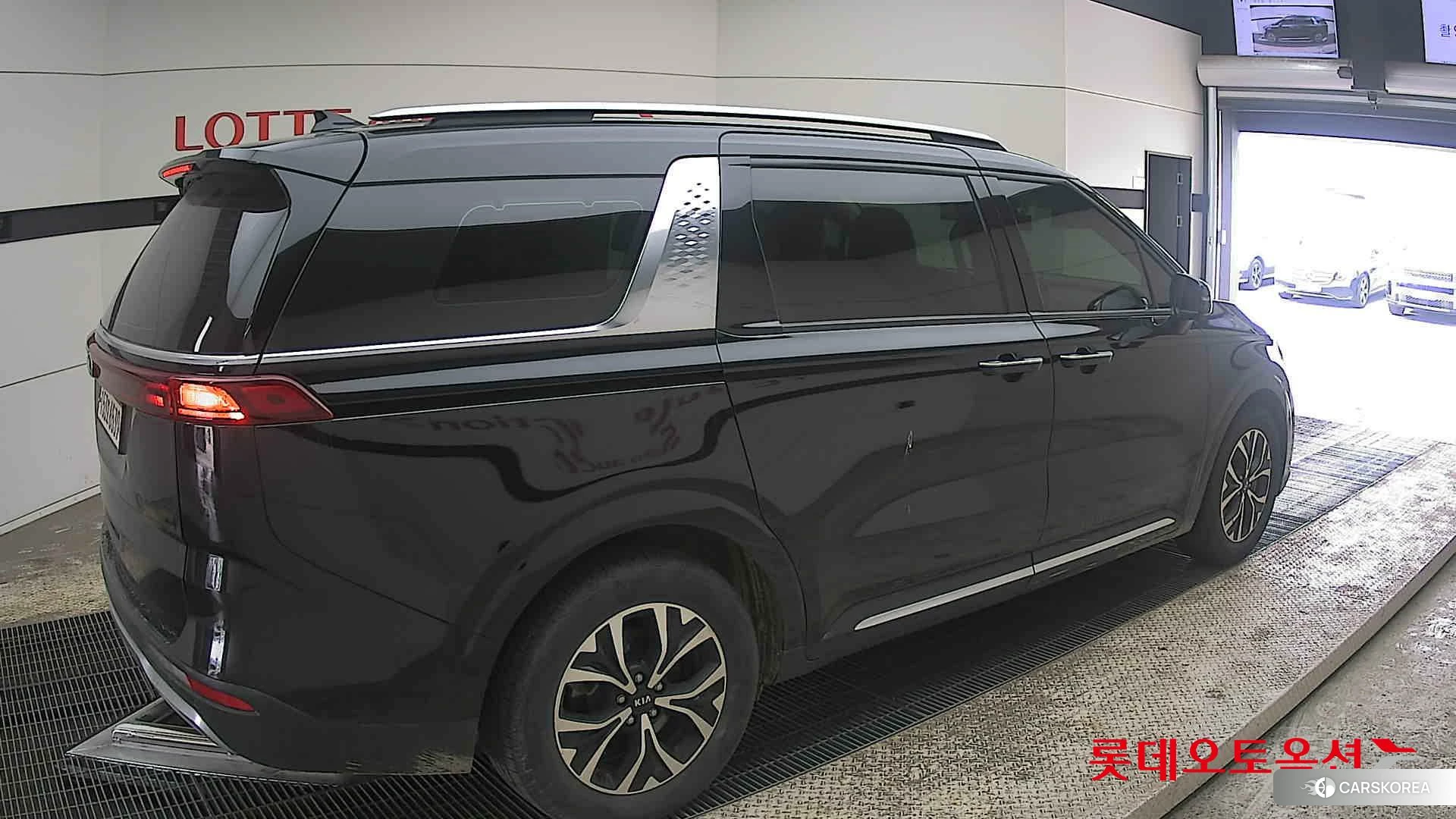 Kia Carnival id 3888387 из Кореи 10