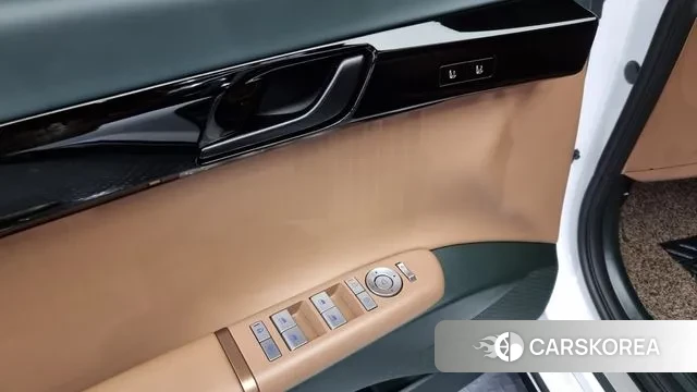 Hyundai Grandeur (GN7) id 3353989 из Кореи 10