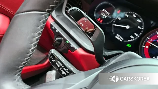 Porsche 911(992) id 3366461 из Кореи 10