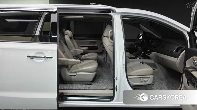 Kia The New Carnival id 4543711 из Кореи 10