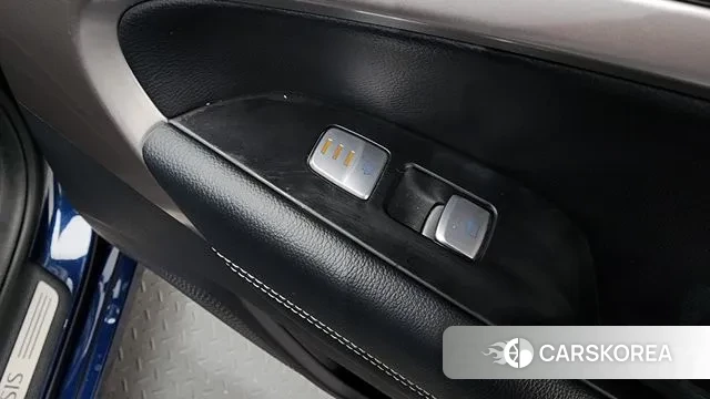 Genesis G70 id 3612845 из Кореи 10