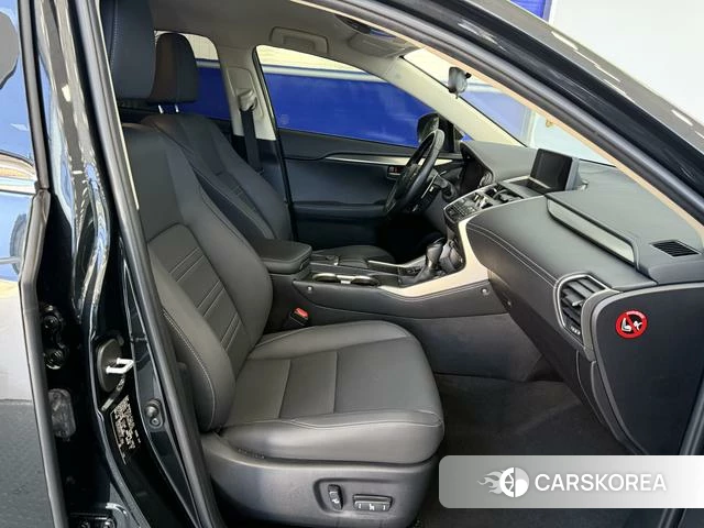 Lexus NX id 4262450 из Китая 10