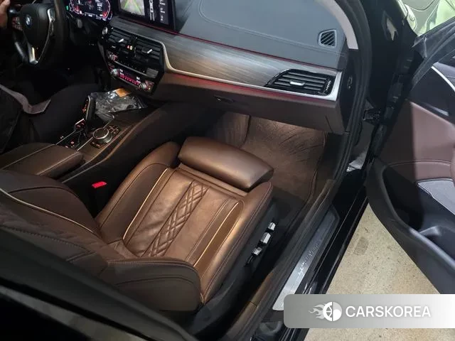 BMW 5 Series (G30) id 3726870 из Кореи 10