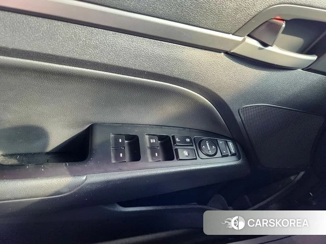 Hyundai Avante AD id 3829209 из Кореи 10