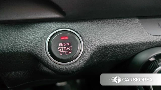 Kia Stonic id 4615444 из Кореи 10