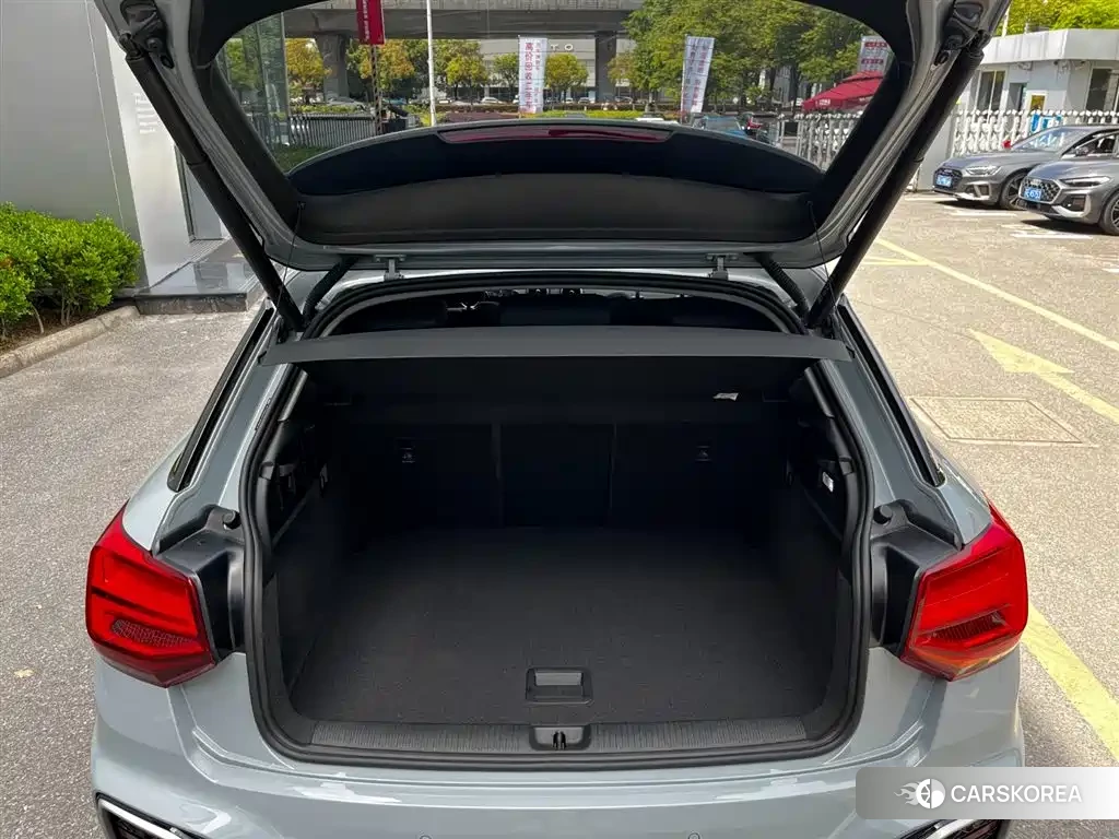 Audi Q2L id 4583623 из Китая 10