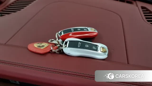 Porsche 911(992) id 3241288 из Кореи 10