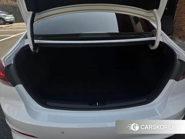 Hyundai Avante AD id 3943130 из Кореи 10