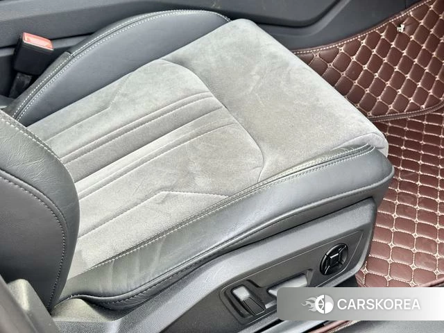 Audi A6L id 4298384 из Китая 10