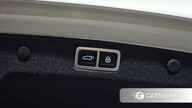 Hyundai Grandeur Hybrid (GN7) id 4847603 из Кореи 10