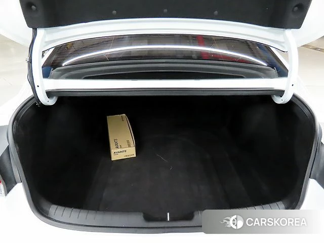 Hyundai Avante Hybrid (CN7) id 4309744 из Кореи 10